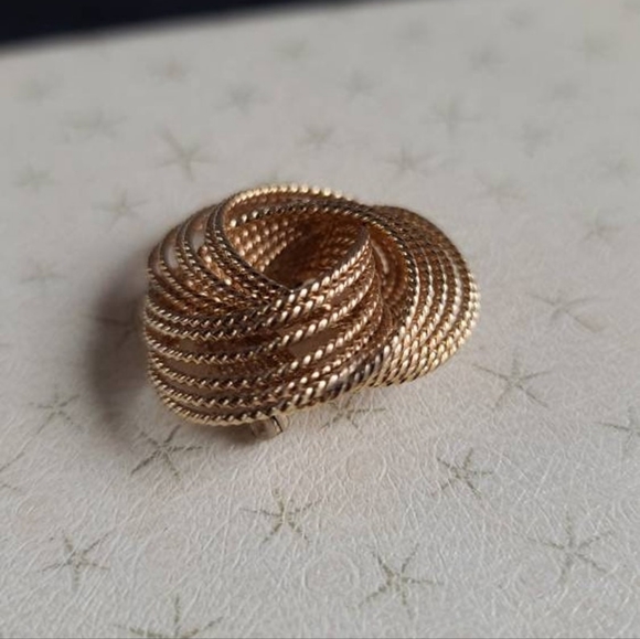 Winard 12K G.F. Entwined Rope Brooch - Picture 10 of 10